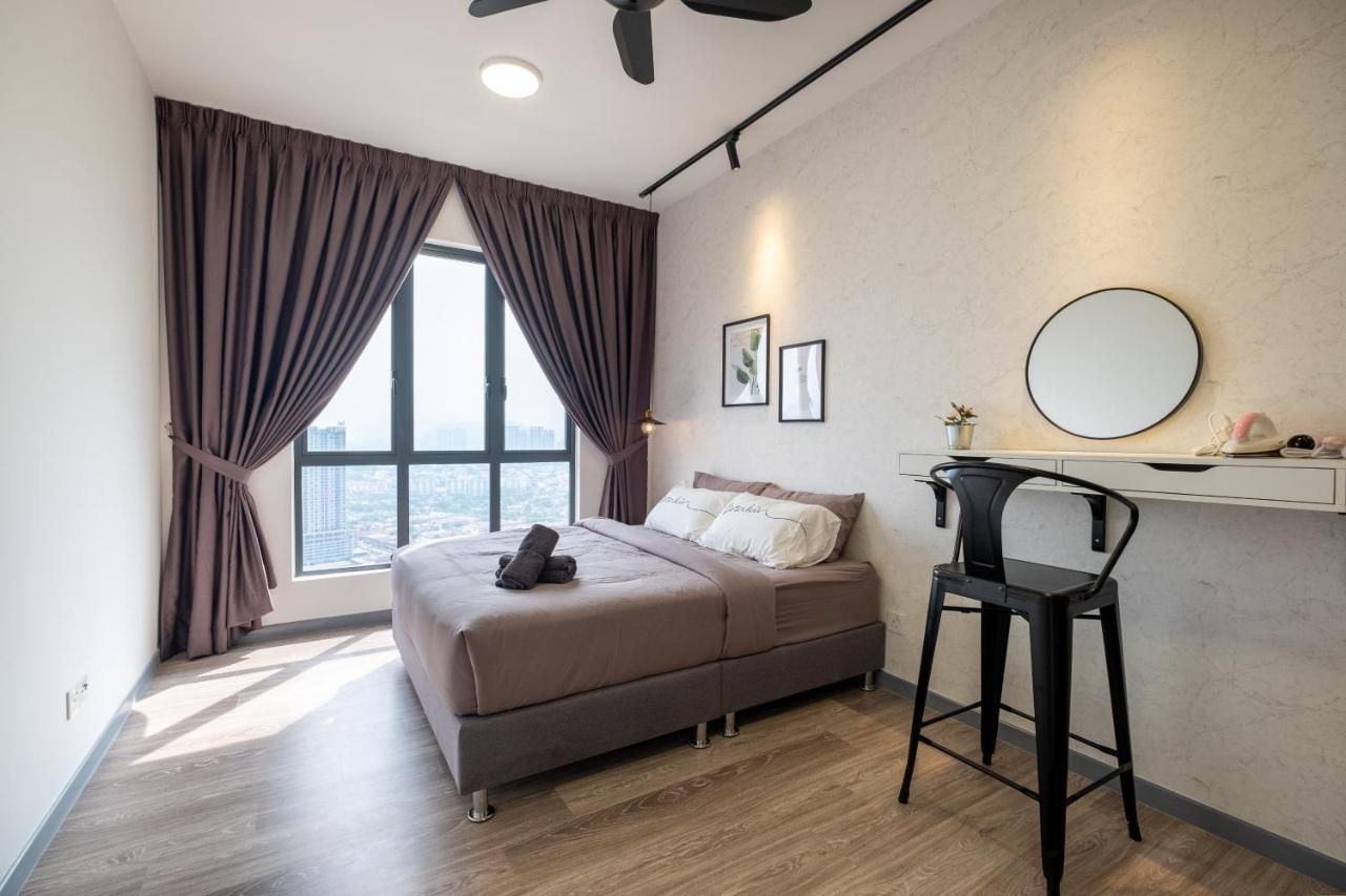 Апартаменти Contemporary United Point 6 Pax 现代风格 Desa Park & Mont Kiara Куала-Лумпур Екстер'єр фото