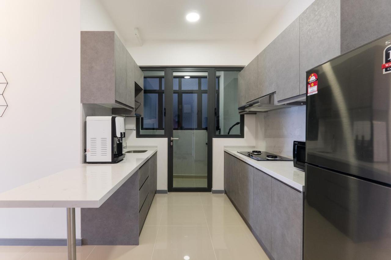Апартаменти Contemporary United Point 6 Pax 现代风格 Desa Park & Mont Kiara Куала-Лумпур Екстер'єр фото