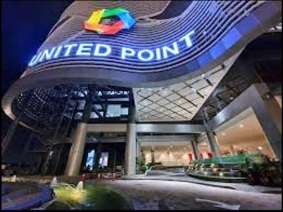 Апартаменти Contemporary United Point 6 Pax 现代风格 Desa Park & Mont Kiara Куала-Лумпур Екстер'єр фото